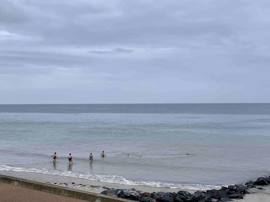 Vue Exceptionnelle En Front De Mer, 8 Personnes Ver-sur-Mer Exterior foto