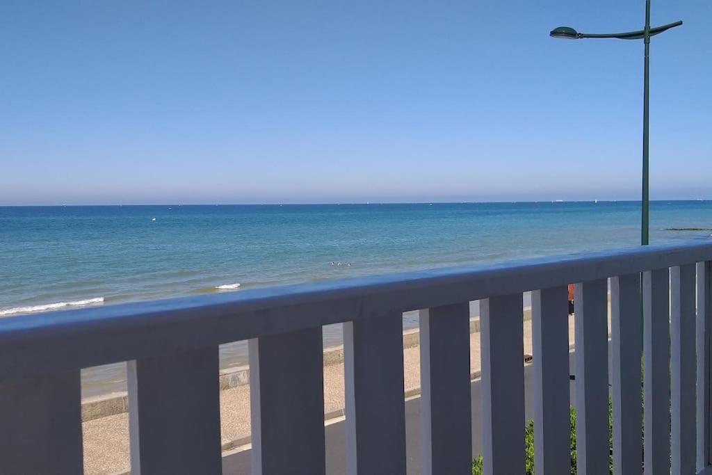 Vue Exceptionnelle En Front De Mer, 8 Personnes Ver-sur-Mer Exterior foto